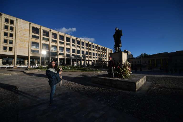"Abierta al público y a su libre tránsito, la plazoleta Núñez y el parque entre la carrera séptima y octava", señaló el presidente Petro.