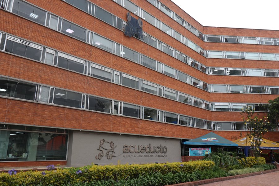 Encuentran millonarios hallazgos fiscales en el Acueducto de Bogotá.