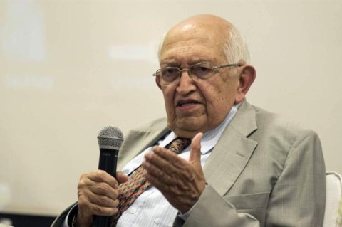 Caja de citas: frases del periodista y escritor Plinio Apuleyo Mendoza