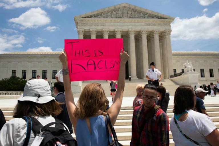 Una corte más conservadora en EEUU afectaría a los inmigrantes latinos