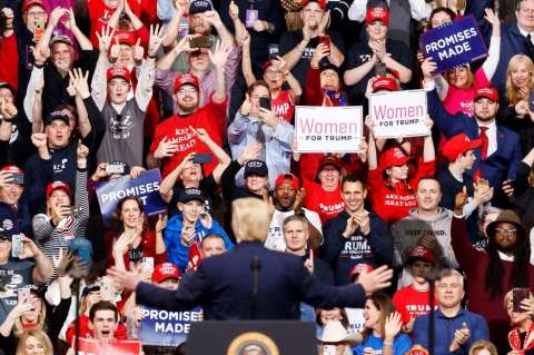 Recortes sociales y más gasto militar: así es el último proyecto de presupuesto de Trump