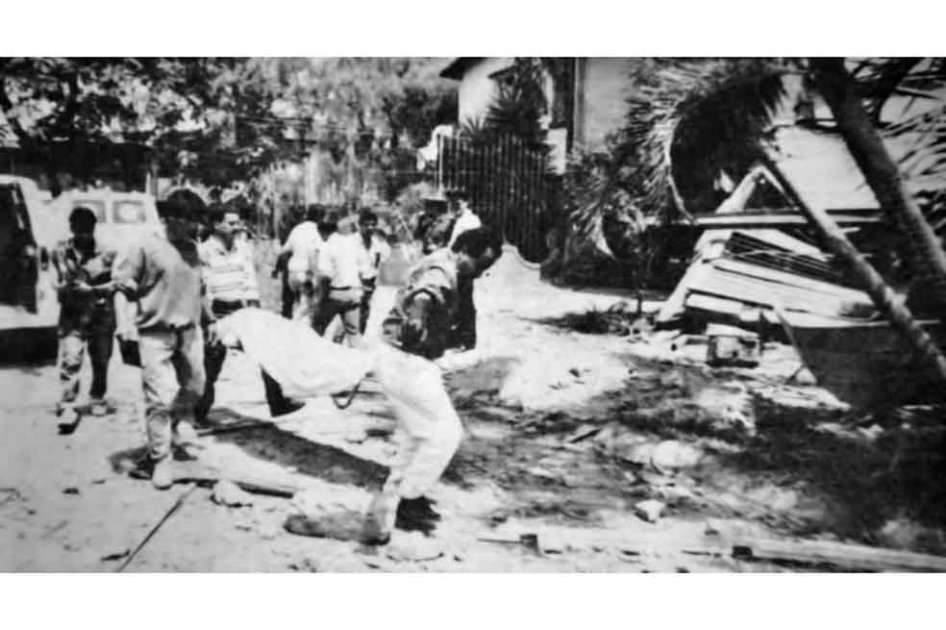 Imagen de archivo de los momentos posteriores al atentado en Medellín a mediados de los 80.