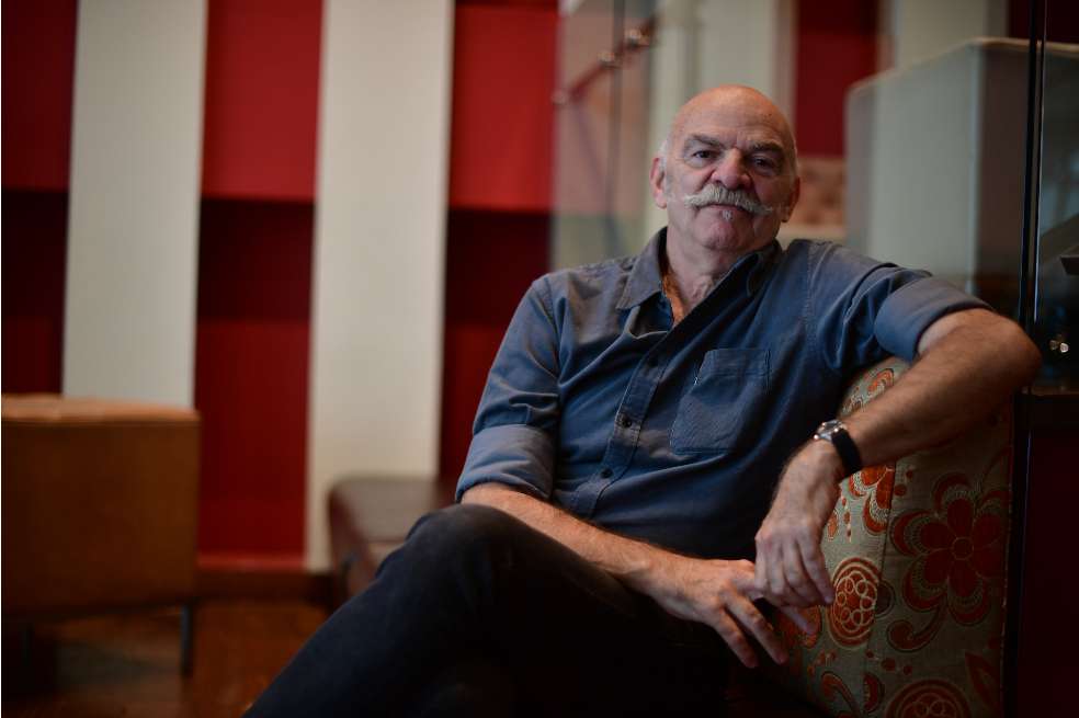 El escritor argentino Martín Caparrós quiso rastrear en “Ñamérica” lo común de estos 19 países que hablan el mismo idioma
