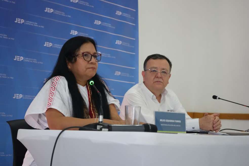 Magistrada Belkis Florentina Izquierdo y el presidente de la Jurisdicción Especial para la Paz (JEP), Alejandro Ramelli