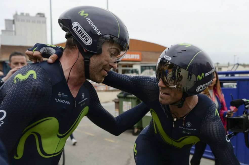 José Joaquín Rojas Gil y Alejandro Valverde celebran la victoria del Movistar en la segunda etapa de la Vuelta a Cataluña. / AFP