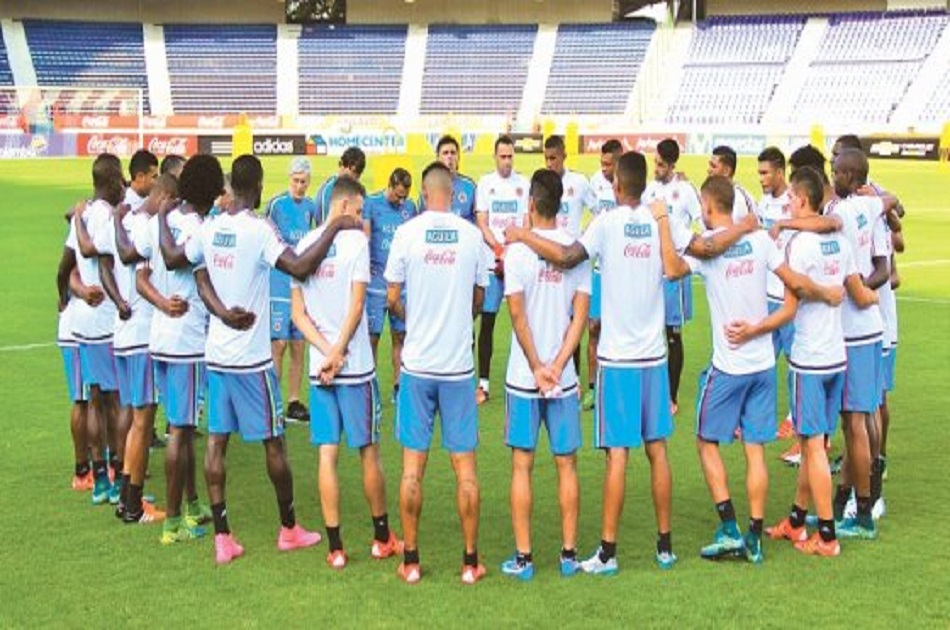 Los jugadores de la selección colombiana de fútbol en uno de los entrenamientos en el estadio Metropolitano de Barranquilla. / Colfútbol