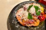 Ensalada de tomate y albahaca fresca: receta fácil de verano
