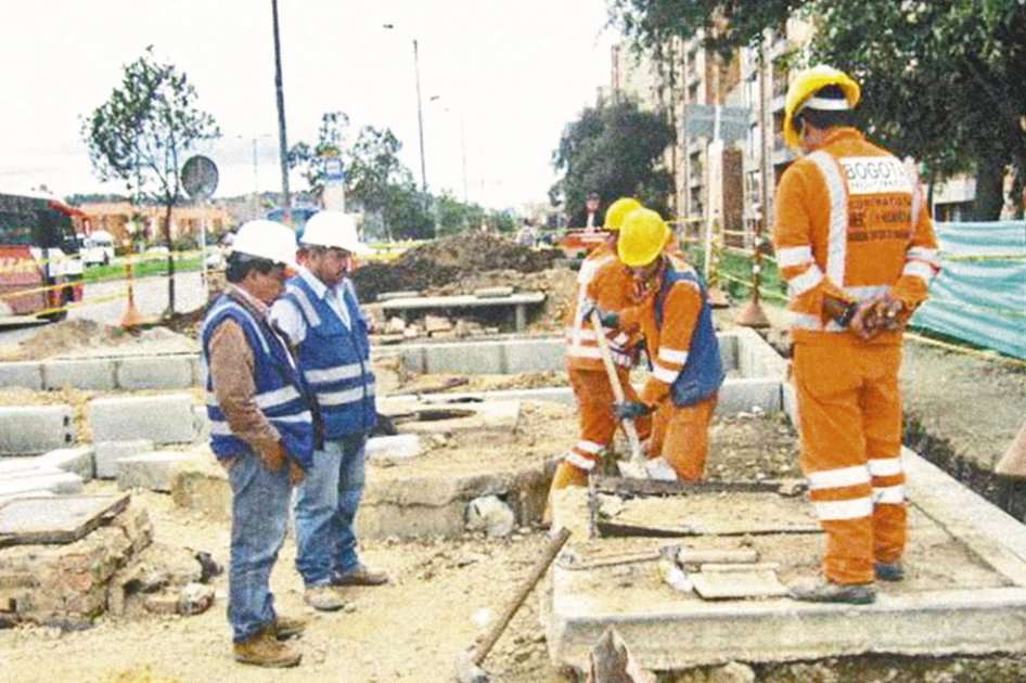 Tener estudios académicos no es una razón para que una persona con el mismo cargo gane más que otra que no los tiene. / Archivo El Espectador