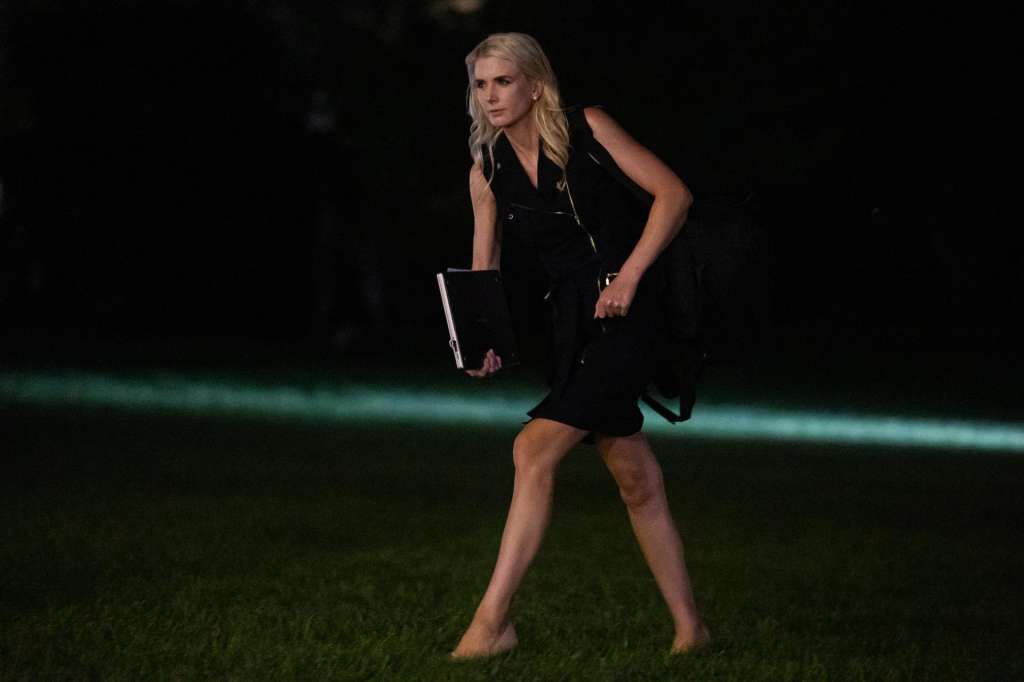 Washington, DC (United States), 14/09/2025.- Natalie Harp, and aide to US President Donald Trump, arrives on the South Lawn of the White House in Washington, DC, USA, 14 September 2025. EFE/EPA/Francis Chung / POOL EFE/EPA/Francis Chung / POOL