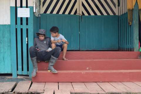Gobierno llevará internet satelital a colegios afectados por el terremoto