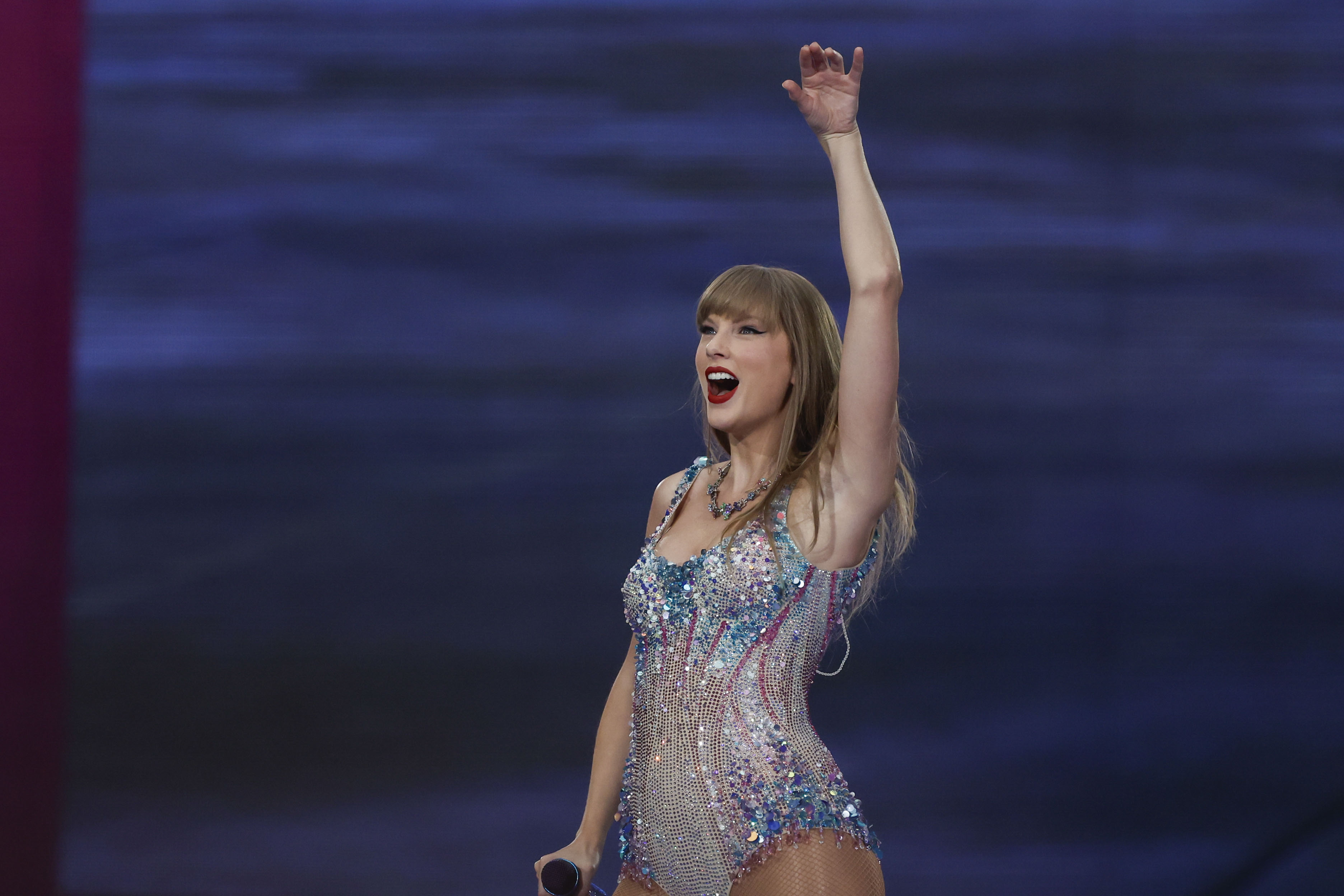 MADRID, 29/05/2024.- La cantante y compositora estadounidense Taylor Swift ofrece un concierto este miércoles en el estadio Santiago Bernabéu de Madrid. EFE/JUANJO MARTÍN