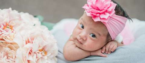 15 nombres de niñas inspirados en flores y sus significados