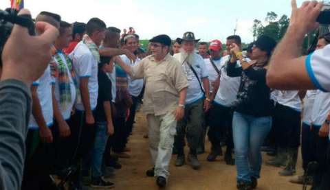 Timochenko denuncia sobrevuelo sin autorización a Zona Veredal de Tibú