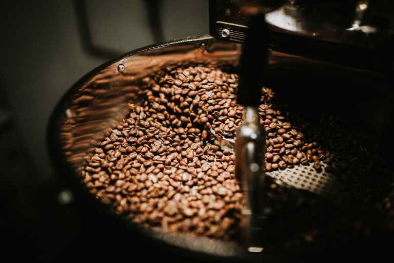 Una cafetería que apoya a pequeños productores de Ecuador gana un premio en EE.UU.