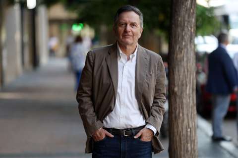 “América Latina se ha dejado seducir por los caudillos”: escritor Roberto Ampuero