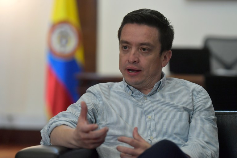 Exviceministro de Petro busca revivir movimiento político de comunales en Colombia