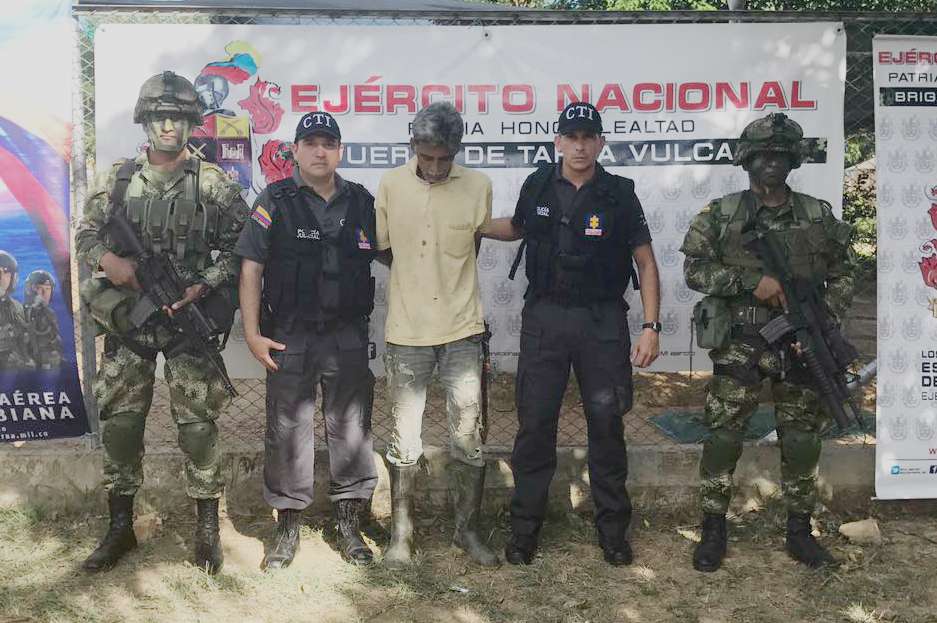 Alias Carmelo fue capturado en una operación conjunta en el área rural del municipio de Sardinata (Norte de Santander). / Cortesía Fuerza Aérea Colombiana