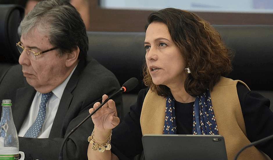 La ministra del Interior, Nancy Patricia Gutiérrez, junto al ministro de defensa, Carlos Holmes Trujillo. / Mininterior