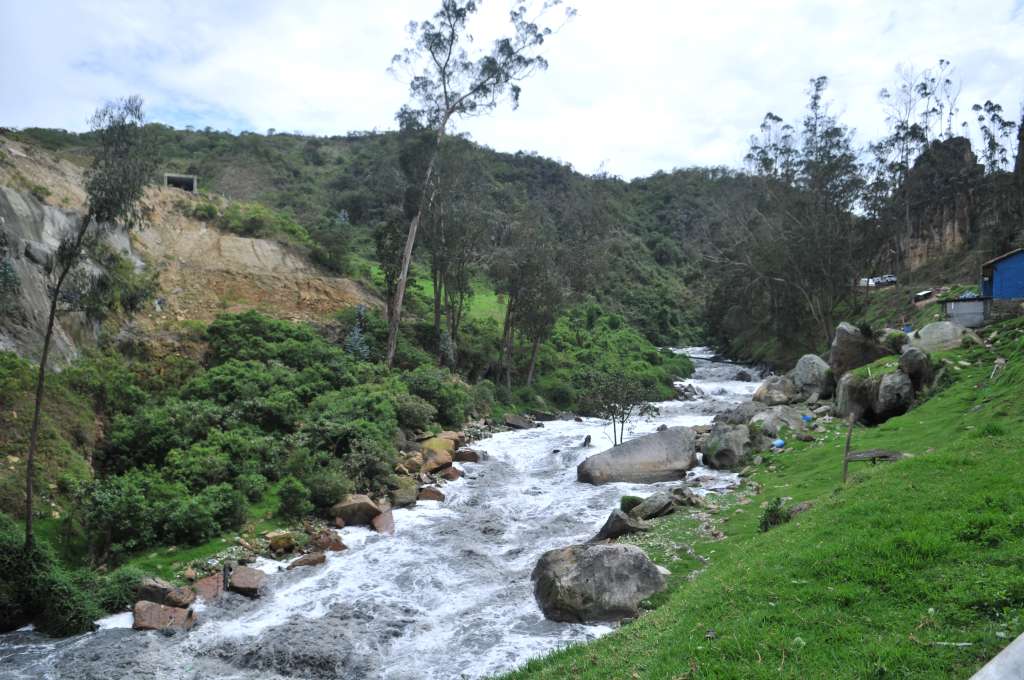 Recorrido por el este río, desde su nacimiento hasta su desembocadura en el río Magdalena.