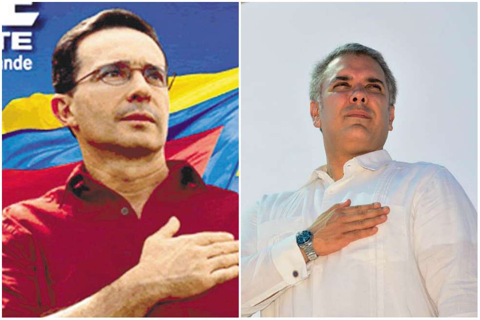En 2002, Álvaro Uribe promocinó su campaña presidencial con el lema "mano firme, corazón grande". Cuando se lanzó como senador, en 2014, también usó el mismo gesto en su material publicitario. / Tomada redes sociales