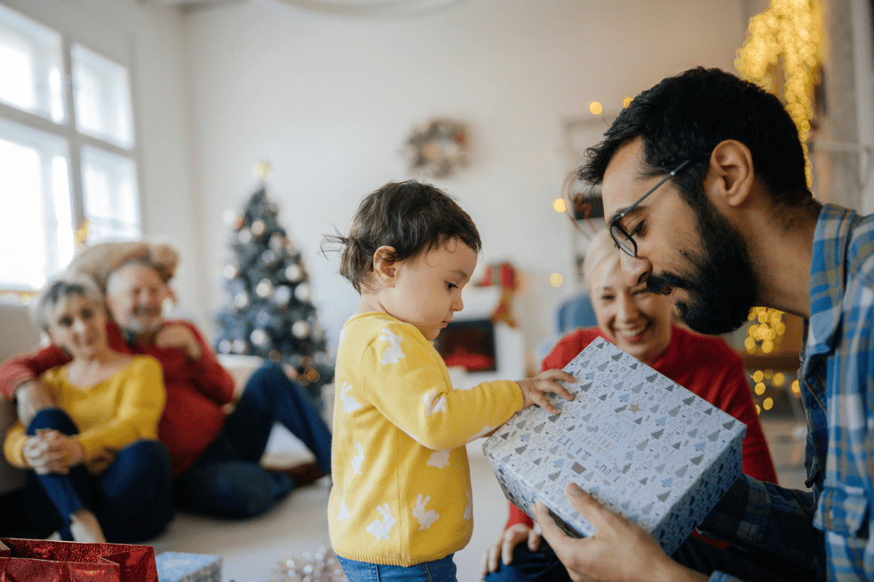Regalos de Navidad: ¿qué darle a los niños para evitar accidentes caseros?