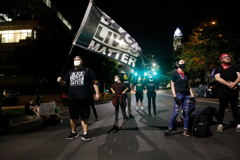 Estados Unidos: protestas antirracistas, ciudadanos armados y Trump promoviendo la violencia