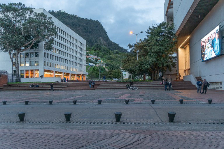 Utadeo presenta a Bogotá una obra de talla mundial del maestro venezolano Carlos Cruz-Diez