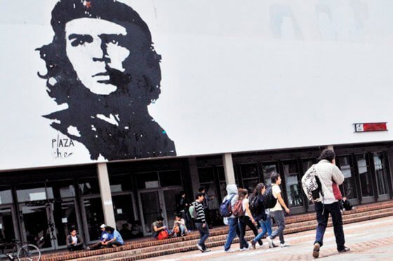 (Pódcast) La memoria de los desaparecidos que guarda el Che Guevara de la Nacional
