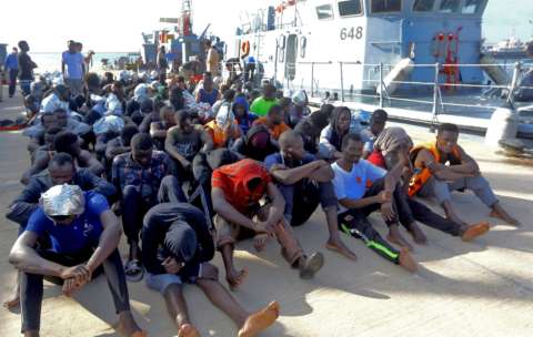 Cinco países europeos logran (al fin) un acuerdo para acoger a 450 migrantes varados en el mar