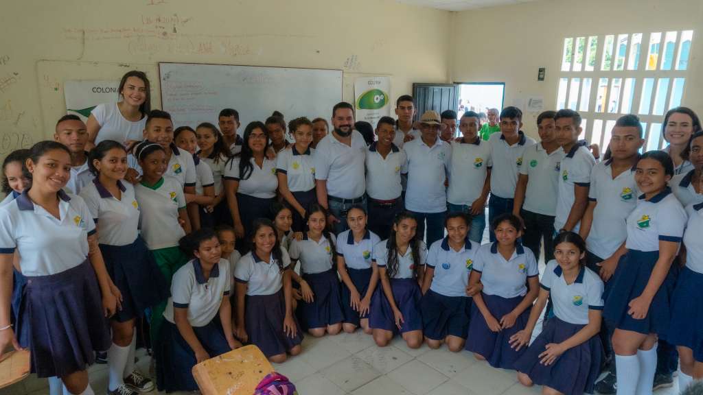 Desde la escuela, los estudiantes han diseñado intervenciones ambientales para abordar el problema de la contaminación.