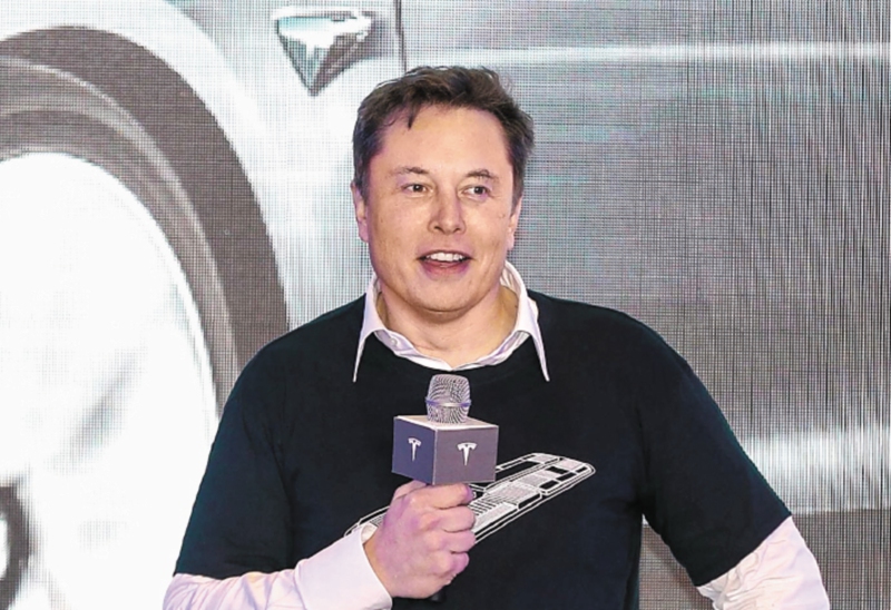 esla no había dado señales de desaceleración, con dos plantas de ensamblaje de vehículos recién inauguradas, un volumen de ventas global récord en su trimestre más reciente y una proyección de Musk de un crecimiento “sustancialmente mayor” a finales de este año.
