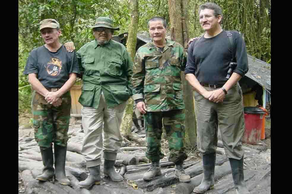 Fotografía de julio de 2011, en la que aparecen los miembros del Comando Central (Coce) del Eln Israel Ramírez Pineda alias "Pablo Beltrán"; Rafael Sierra Granados, alias "Ramiro Vargas"; Nicolás Rodríguez Bautista, alias "Gabino" y Eliécer Herlington Chamorro Acosta, alias "Antonio García".