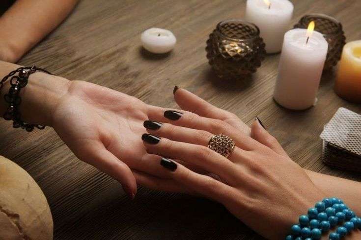 Las manos esconden secretos que no esperamos. Aquí te enseñamos que significan las líneas de la mano, su ubicación y como leerlas.