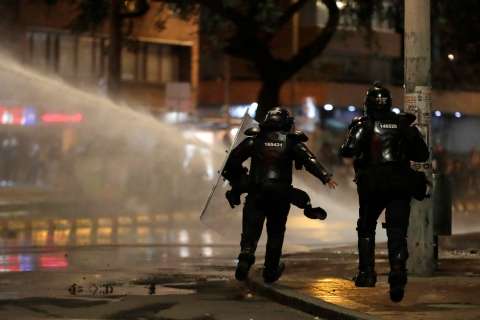 Embajada de EE. UU. advierte posibles disturbios durante protestas en Bogotá