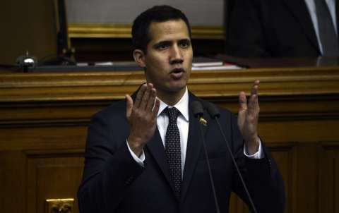 Parlamento venezolano declara ilegítimo y usurpador a Maduro