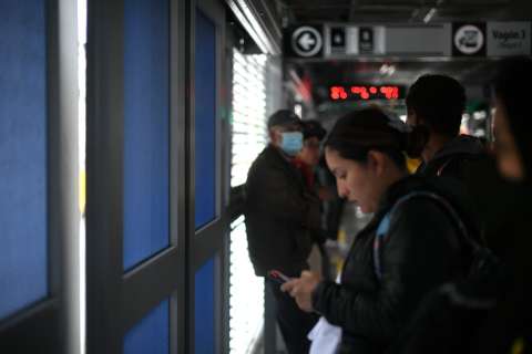 En fotos: así son las nuevas puertas automáticas anticolados de Transmilenio