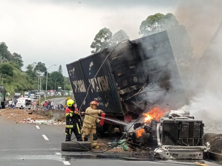 Choque múltiple en Quindío provoca el cierre de la vía Armenia- Pereira