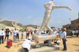 El estadio de béisbol Édgar Rentería ya tiene su estatua