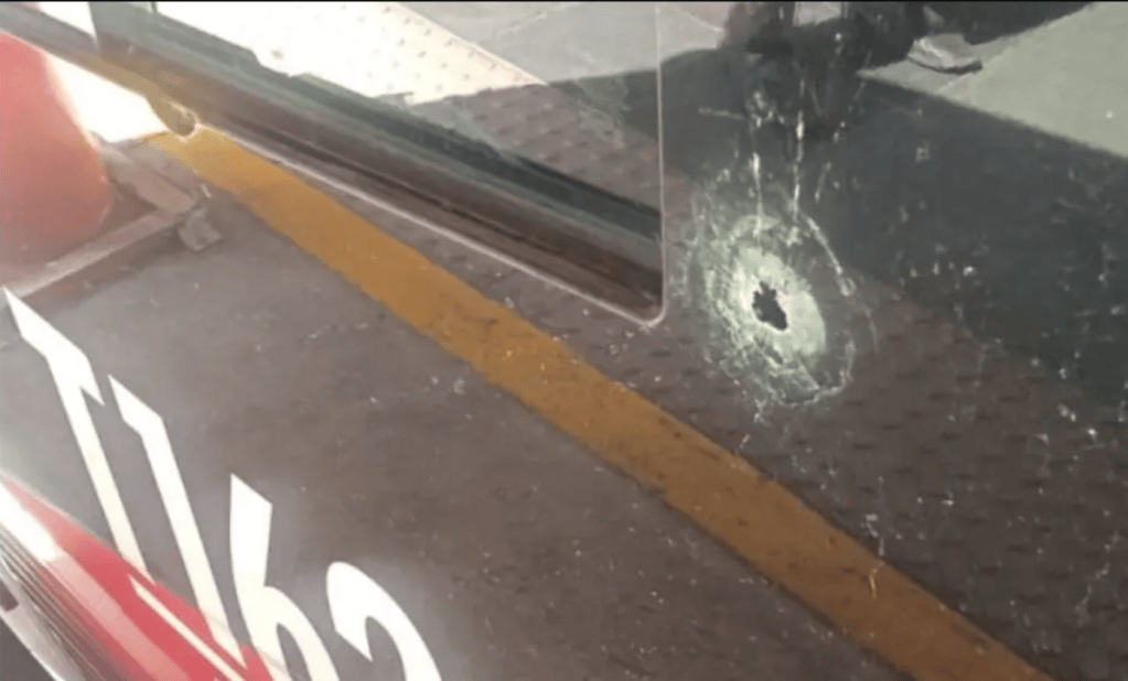 El bus transitaba en cercanías de la estación de Transmilenio Country Sur.