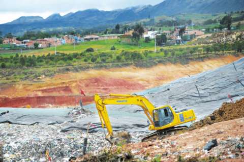Extienden notificación de reparación a víctimas del derrumbe en Doña Juana