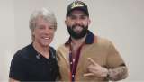 Carín León estrenó canción con Jon Bon Jovi. Así suena la inesperada colaboración