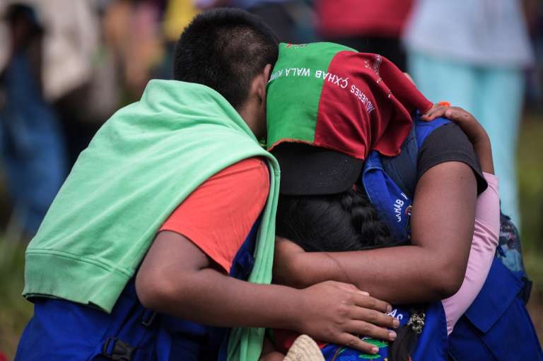 Siembra de Argenis Yatacué y Marcelino Yatacué Ipia