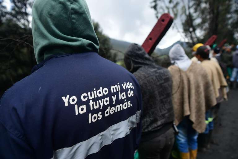 En el momento de la explosión hubo siete personas que pudieron salir con vida por sus propios medios.