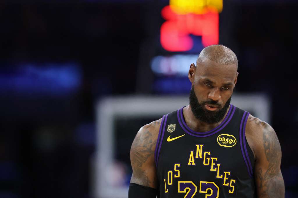A pesar de sus buenos registros durante la serie contra Oklahoma City Thunder, LeBron James no pudo evitar la eliminación de Los Ángeles Lakers en las semifinales de la Conferencia Oeste en la NBA.