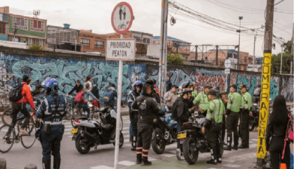 Con corte al 10 de abril de 2026, se han impuesto más de 6.700 comparendos a motociclistas por transitar en andenes y espacios peatonales.