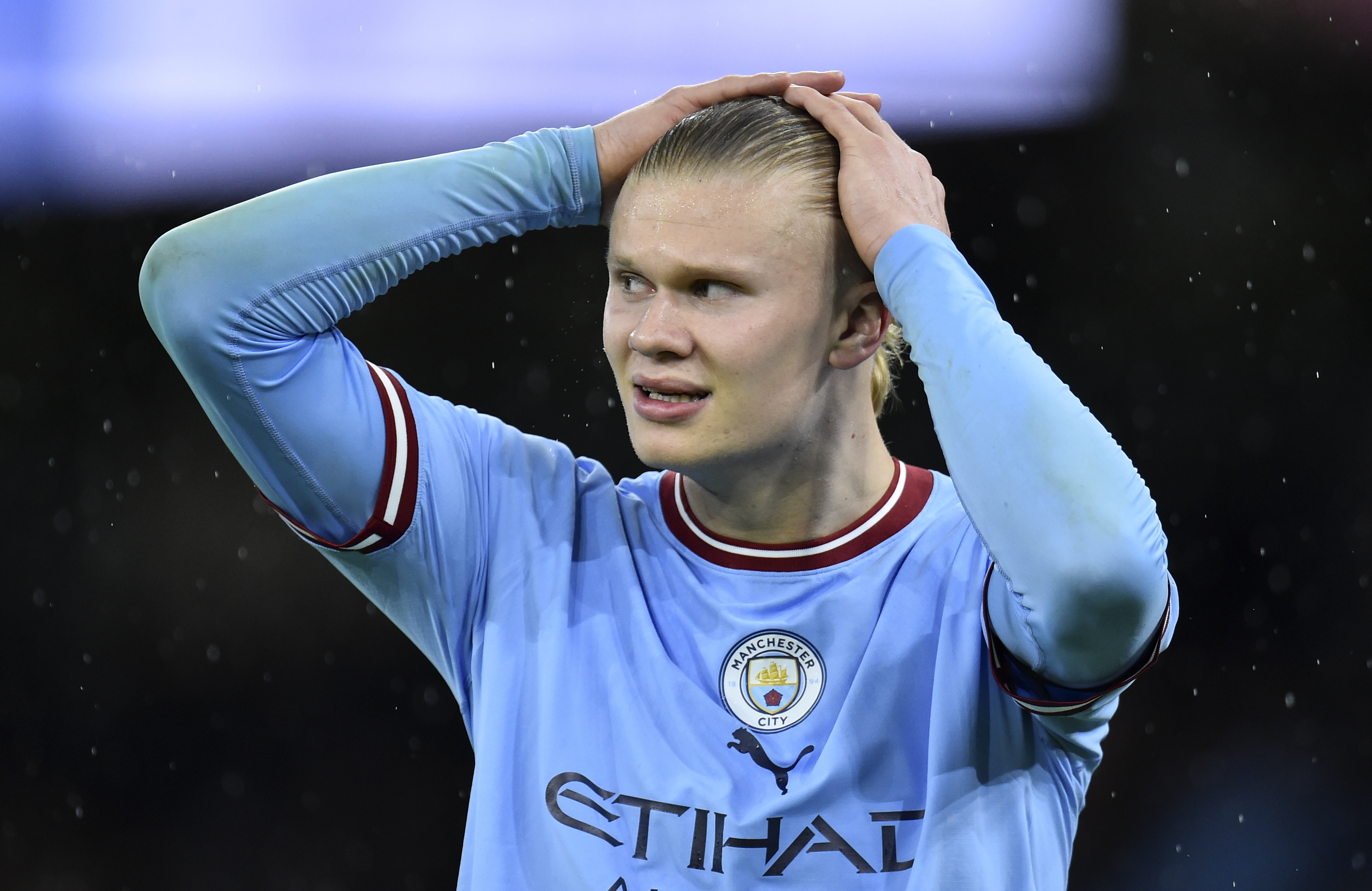 Manchester (United Kingdom), 31/12/2022.- Erling Haaland of Manchester City reacts during the English Premier League soccer match between Manchester City and Everton in Manchester, Britain, 31 December 2022. (Reino Unido) EFE/EPA/Peter Powell EDITORIAL USE ONLY. No use with unauthorized audio, video, data, fixture lists, club/league logos or 'live' services. Online in-match use limited to 120 images, no video emulation. No use in betting, games or single club/league/player publications