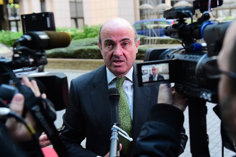 Proceso independentista de Cataluña es un "viaje a ningún sitio": ministro español de Economía