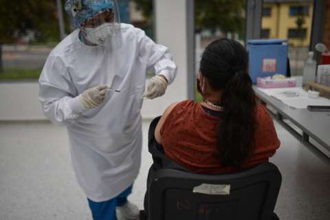 Medellín cumplió la meta para retirar el uso de tapabocas en espacios cerrados