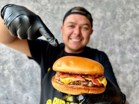 Burger Máster 2022: “La SantuRONa”, la pizca de licor que recorre Boyacá