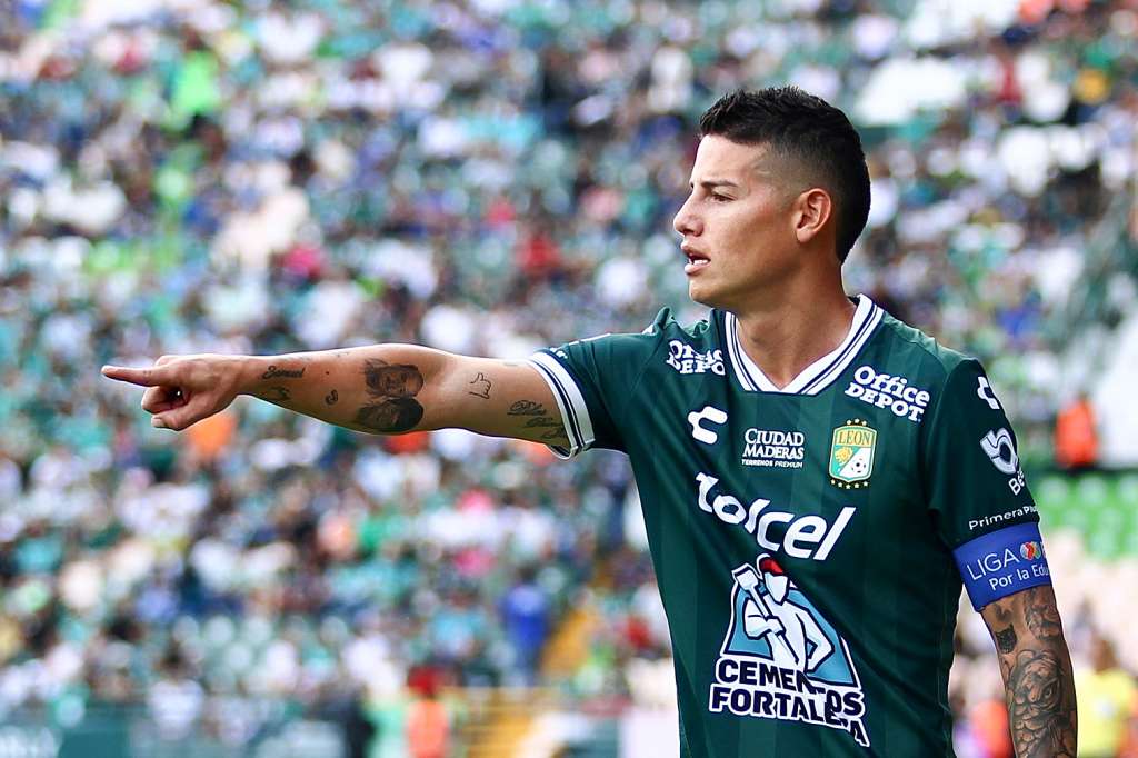 MEX1297. LEÓN (MÉXICO), 30/08/2025.- James Rodríguez de León reacciona este sábado, durante un partido por la jornada 7 del Torneo Apertura 2025 de la Liga MX entre León y Querétaro en el estadio León en León (México). EFE/Luis Ramírez